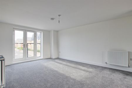 Flat – 52 Pathfinder Way, Northstowe, Cambridge 52 - To Rent - Photo 3