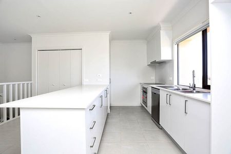 6/1-15 Beddison Road, Craigieburn VIC 3064 - Photo 4