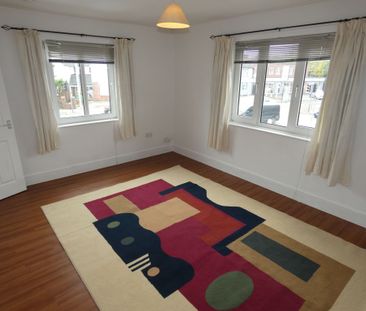 2 bed Apartment - To Let - Photo 2