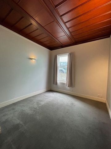 Character 3Br in great location - Photo 4