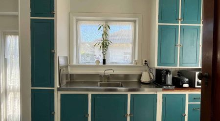 RICCARTON - TWO BEDROOMS, HEAT PUMP, SINGLE GARAGE - Photo 2