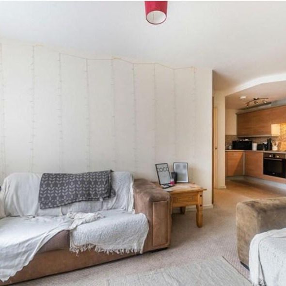 2 bedroom flat to rent - Photo 1