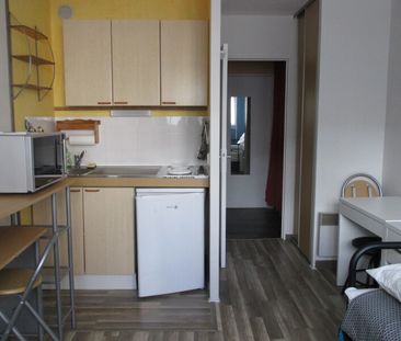 Location Appartement 1 pièce 18m² ORLEANS 45100 - Photo 2