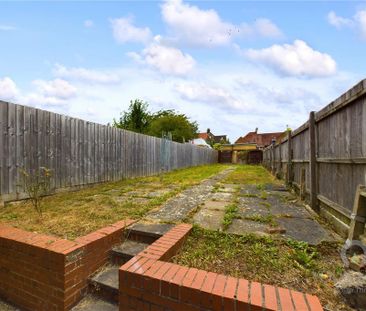 3 bedroom terraced house to rent - Photo 4