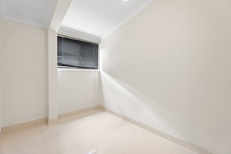 SPACIOUS LIVING IN NORTH ST MARYS! - Photo 3