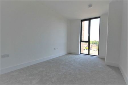 Flat 21 Epsom House, 2 Fairfield Avenue, Staines-Upon-Thames,TW18 - Photo 5
