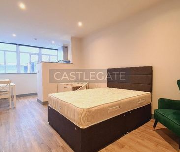 Studio to rent - Photo 2