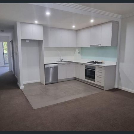 Recently painted secure 2 bed 1 bath unit - Photo 4