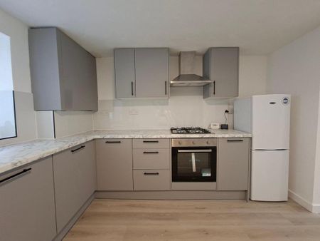2 bedroom ground floor maisonette to rent - Photo 5