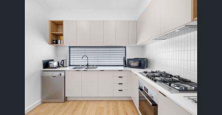 Contemporary Comfort - Modern Townhouse Living - Photo 4