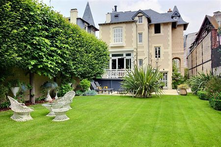 Propriété à louer - 5 chambres - Jardin - Coeur de Deauville - Photo 3