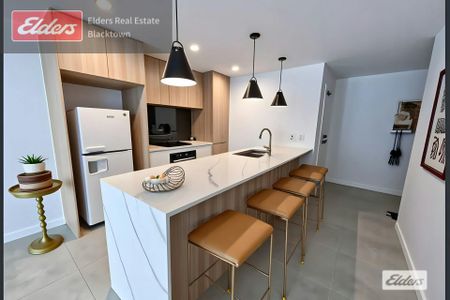 Modern, Bright & Spacious Apartment in Prime Location - Photo 4