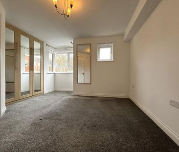 2 bedroom maisonette to rent - Photo 2