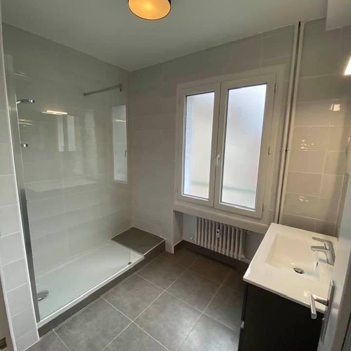 Location Appartement 4 pièces 92m² ST ETIENNE 42100 - Photo 1