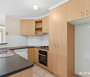 Spacious Three Bedroom Townhouse in Serene Monash Complex! - Photo 6