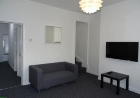 4 bedroom terraced house to rent - Photo 2