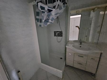 Location Appartement 3 pièces 56m² LE CREUSOT 71200 - Photo 5