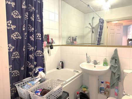 Farnburn Avenue, Slough, Berkshire,SL1 - Photo 4