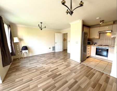 2 bedroom flat to rent - Photo 2