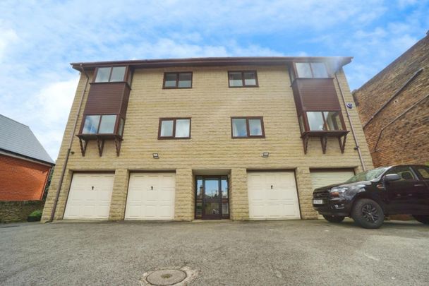 1 bedroom Flat To Let - Photo 1