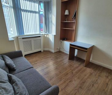 4 bedroom terraced house to rent - Photo 2