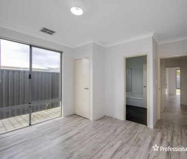 14 Banbury Way, Aveley WA 6069 - Photo 6