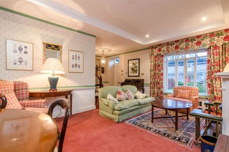 601 The Fountain Courtyard, Maynooth, County Kildare - Photo 3