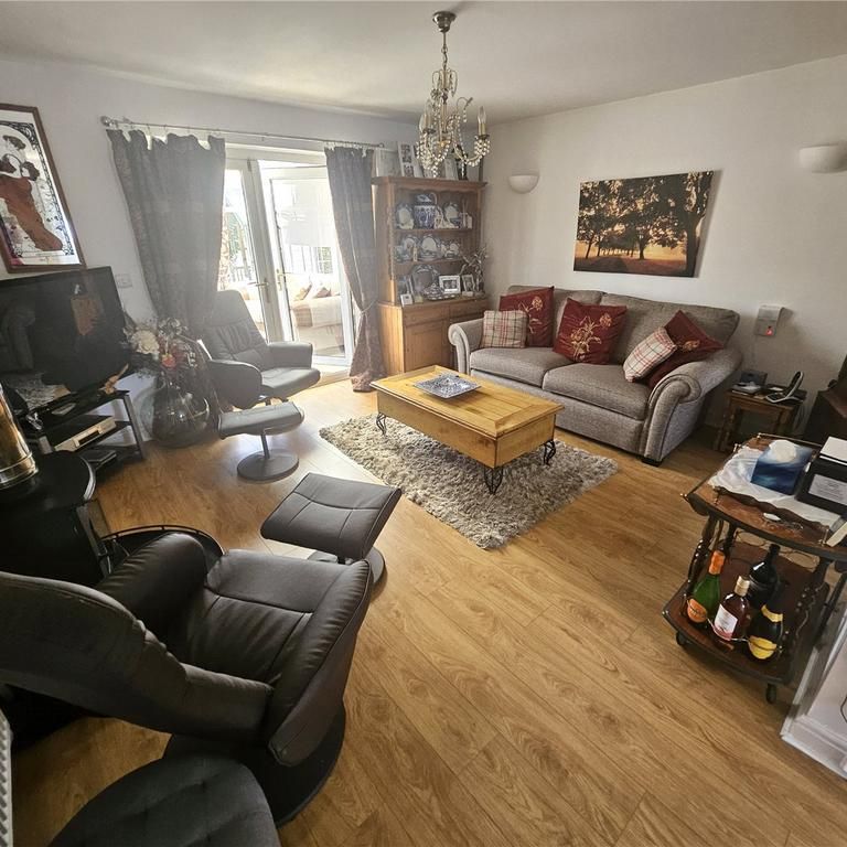 2 bedroom bungalow to rent - Photo 1