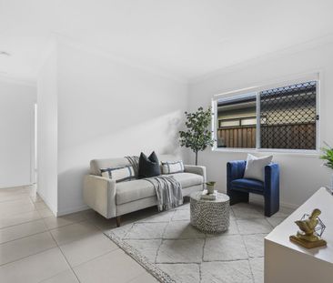Modern family home! - Photo 2