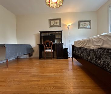 For Lease - 3 Butterfield Dr Drive Unit# Large Bedroom B 2nd Floor,... - Photo 3