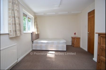 4 Bedroom Student Leeds Properties - Photo 4