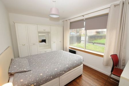 4 Bed Flat, St. Mungo Avenue, G4 - Photo 3