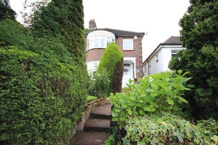 4 bedroom semi-detached house to rent - Photo 5