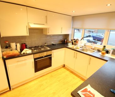 6 bedroom house to rent Fermor Crescent, Luton, Bedfordshire, LU2 - Photo 3
