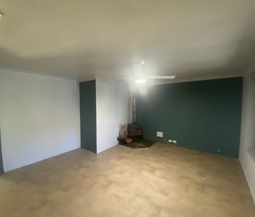 3 BEDROOM HOME LOCATED IN WEST TAMWORTH - Photo 2