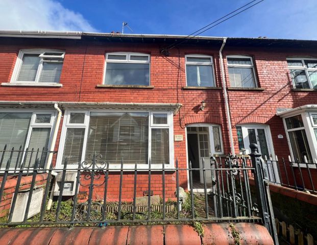 3 bedroom House To Let Total Size: 1206 SQ FT - Photo 1