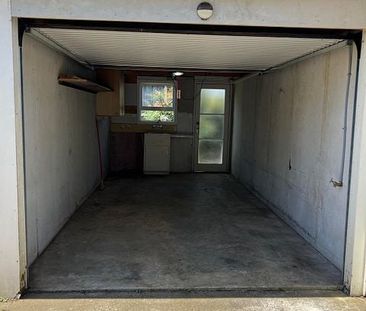 Charming 2-Bedroom Brick & Tile Unit - Photo 6