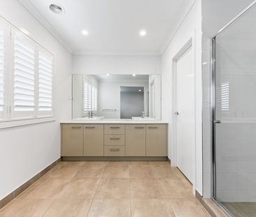 Former Display Home now available for rent! - Photo 6