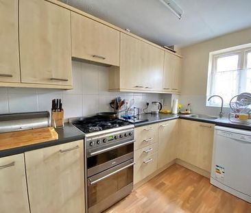 3 bedroom semi-detached house to rent - Photo 5