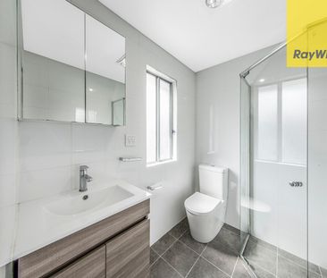 Modern and Sun-Drenched Three Bedroom Townhouse - Photo 3