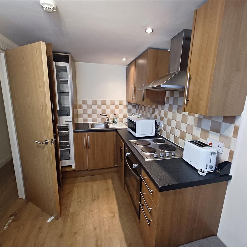 Colum Road Cardiff - Photo 1