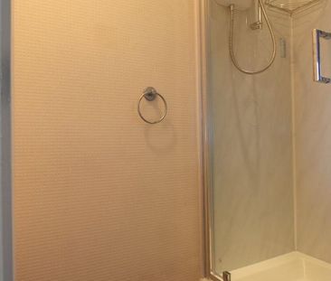1 bedroom in a house share to rent - Photo 6
