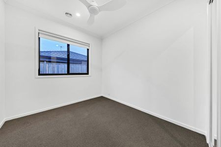 "A contemporary new build in a prime Wyndham Vale location." - Photo 2