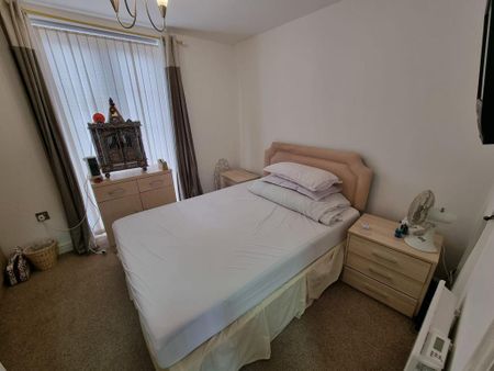 2 bedroom ground floor flat to rent - Photo 4