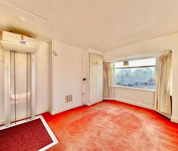 4 bedroom semi-detached house to rent - Photo 6