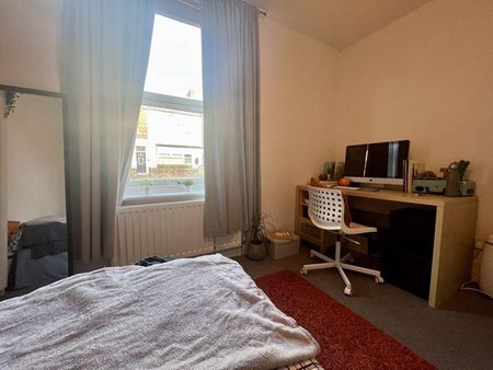 3 bedroom flat to rent - Photo 5