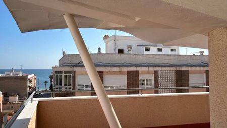 MODERN PENTHOUSE APARTMENT FOR LONG-TERM RENTAL IN TORREVIEJA - Photo 2