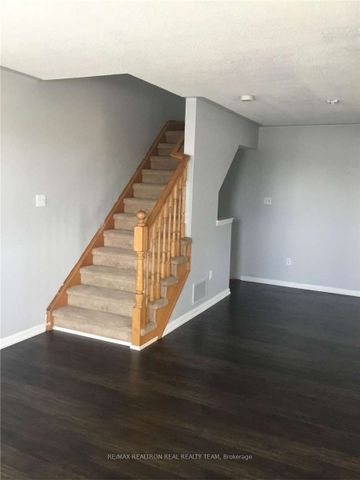 Townhouse For Lease | E8145408 - Photo 2