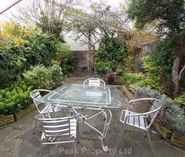 LARGE FIRST FLOOR ROOM IN A HOUSE SHARE - SOUTHCHURCH VILLAGE - Win... - Photo 5