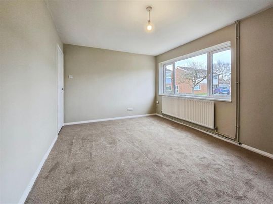 3 Bedroom House to Rent in Benedict Close, Rushden, Northants, NN10 - Photo 1